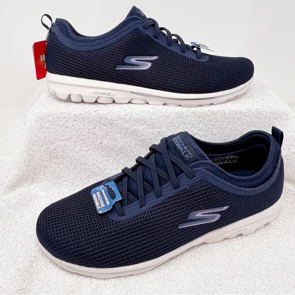 Skechers Go Walk Air-Cooled Goga Mat Insole Slip-On Sneakers – Size 11W NWT - Picture 2 of 15